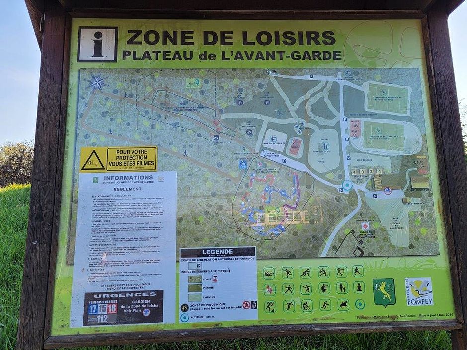 Panneau Plan de la zone de loisirs sur le Plateau de l'Avant-Garde à Pompey - Agrandir l'image, .JPG 147 Ko (fenêtre modale)