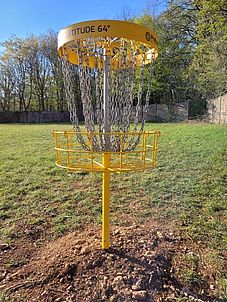 Corbeille de Disc Golf au Plateau de l'Avant-Garde à POMPEY - Agrandir l'image, .JPG 161 Ko (fenêtre modale)